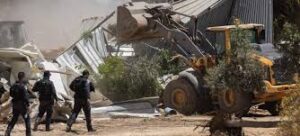Des bulldozers israéliens rasent un hameau palestinien en Cisjordanie, des dizaines de déplacés