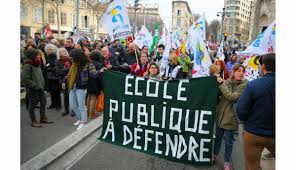 Harcèlement scolaire : les enseignants d’un lycée du Var en grève après la réintégration de deux élèves exclus