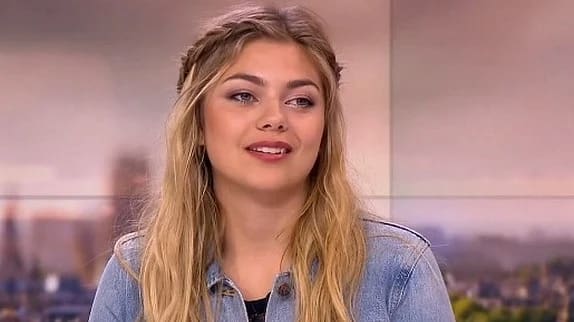 Eurovision 2025 : Louane, troisième dans les pronostics, confiante à l’approche de la finale