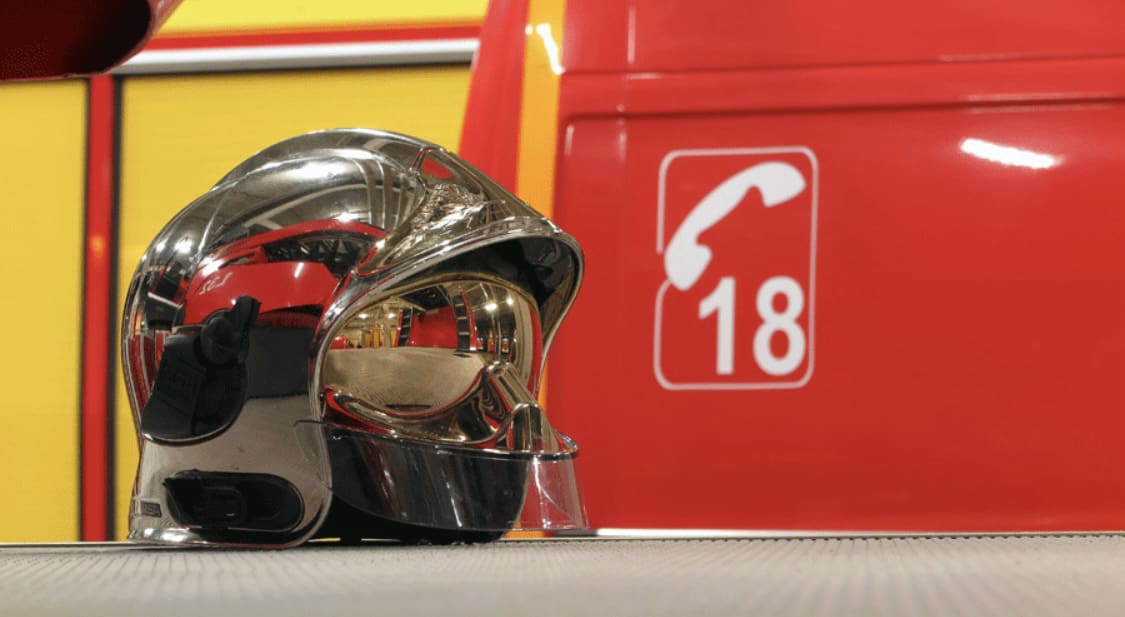 Rodéo urbain à Évian-les-Bains : un conducteur de 19 ans mis en examen après avoir grièvement blessé un pompier volontaire