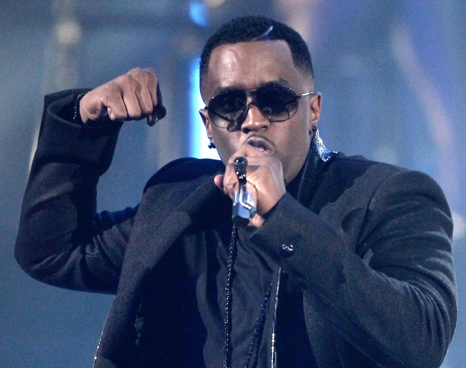Nouvelle plainte pour viol et séquestration contre P. Diddy : une femme témoigne et se moque des attributs du rappeur