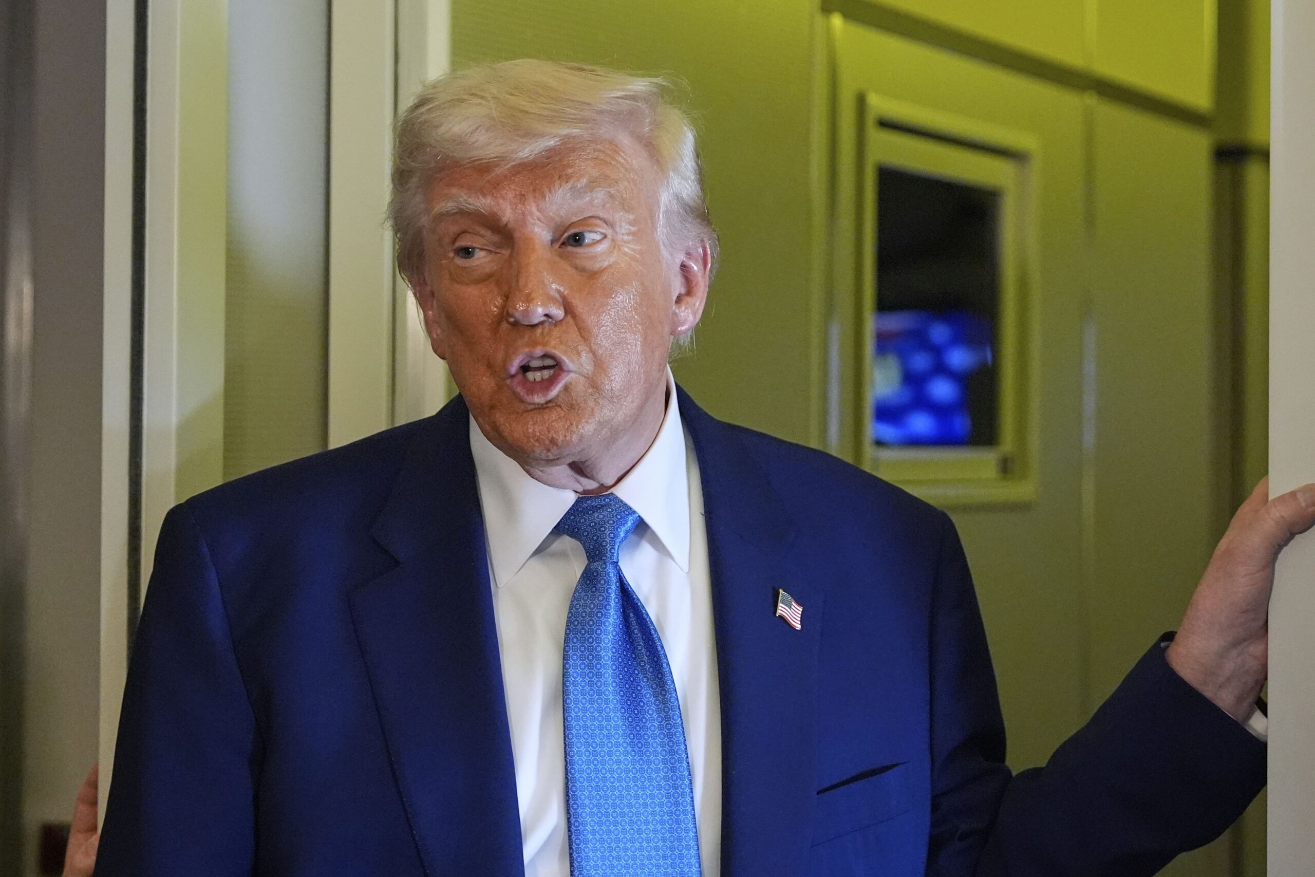 Ukraine : Trump annonce qu’il parlera à Poutine lundi ​pour «mettre fin à cette guerre horrible»