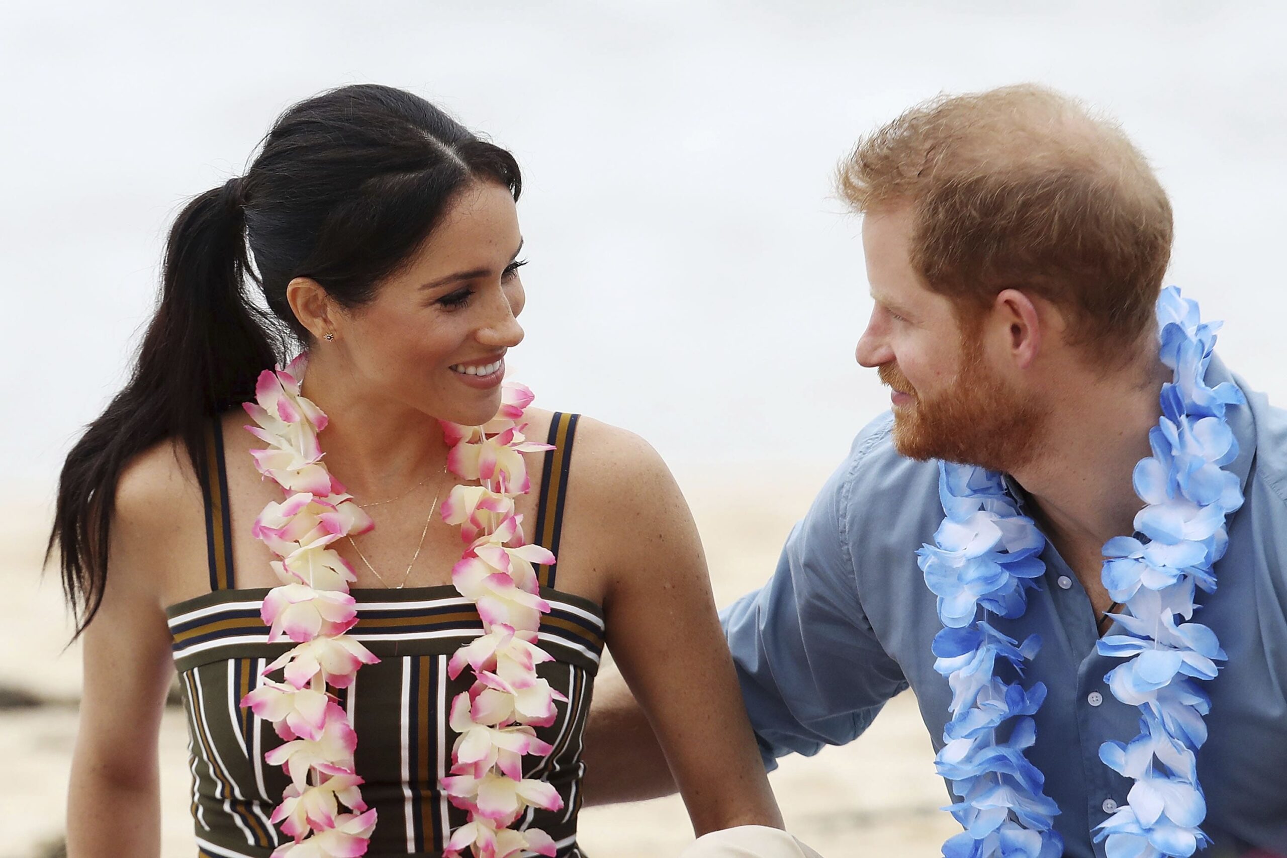 Meghan Markle dévoile des photos inédites de son mariage pour célébrer ses 7 ans d’union avec le prince Harry