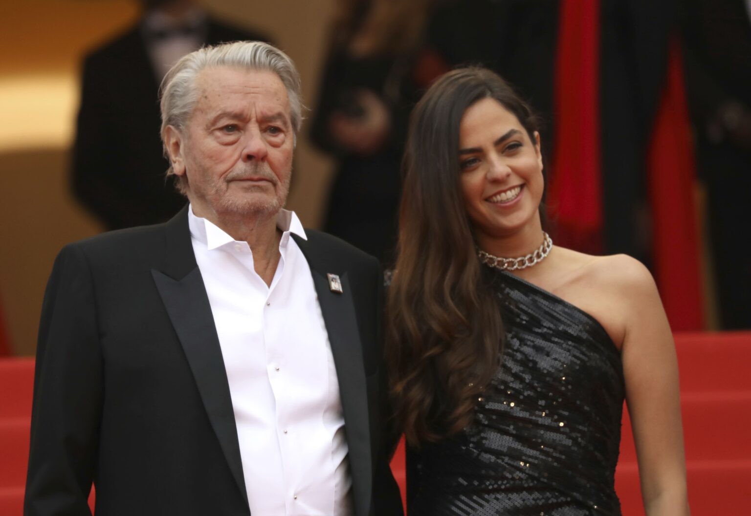 Alain Delon : un second testament bouleverse l’héritage et accorde 100% du droit moral à Anouchka. Anthony Delon sous le choc