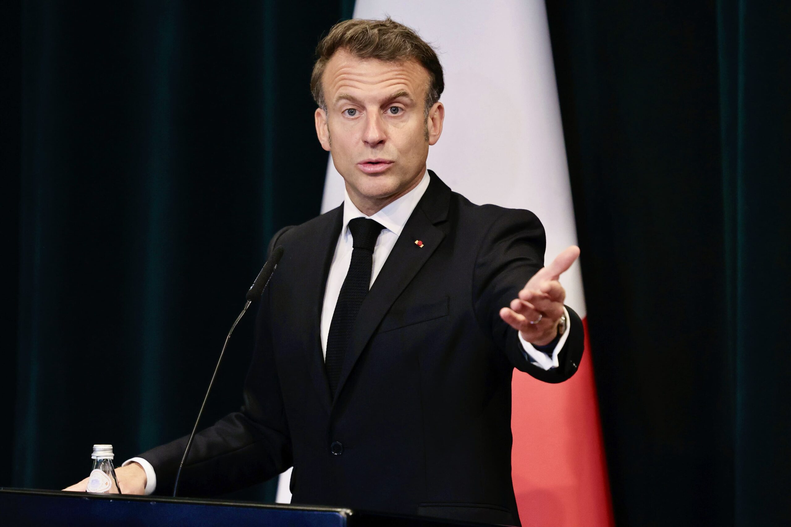 Islamisme : Emmanuel Macron demande de nouvelles mesures face aux Frères musulmans