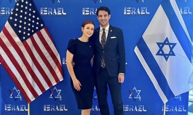 Deux employés de l’ambassade d’Israël tués devant le musée juif de Washington. Découvrez la photo des victimes et la vidéo de l’assaillant