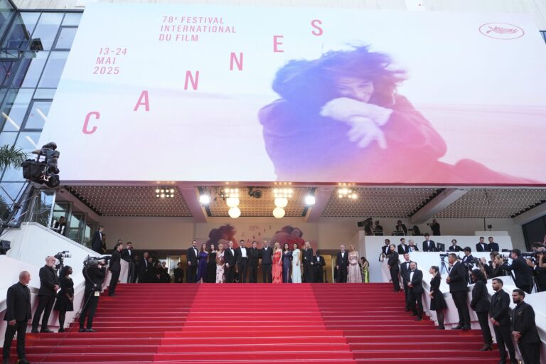 Cannes - À quelques heures de la clôture du Festival, une panne de courant paralyse la ville. La cérémonie est maintenue