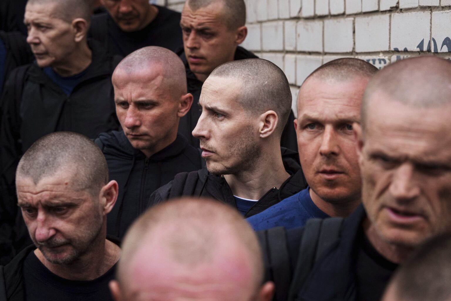 La Russie et l’Ukraine ont achevé ce dimanche un échange historique de 1.000 prisonniers