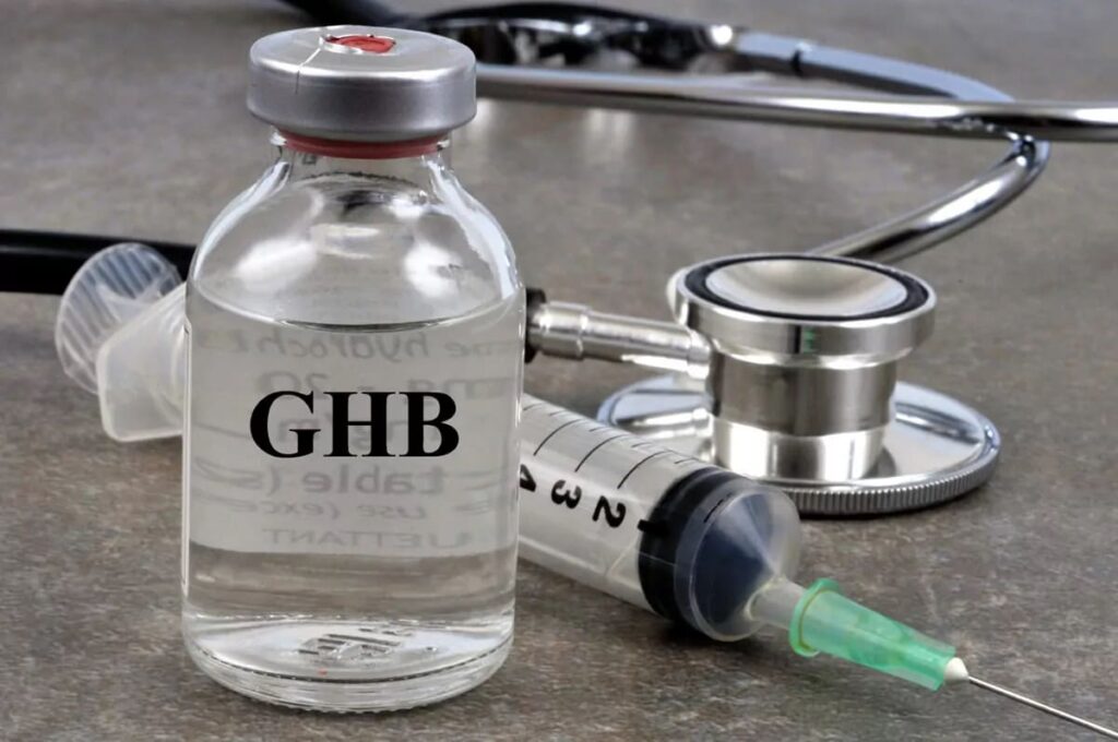 Trois victimes d’overdoses au GHB à Paris, dont un attaché parlementaire entre la vie et la mort Trois victimes d’overdoses au GHB à Paris, dont un attaché parlementaire entre la vie et la mort