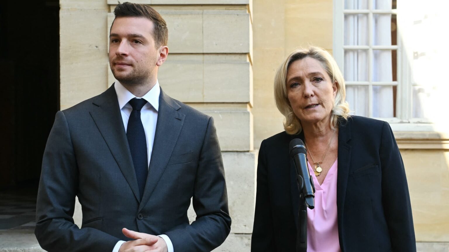 Tensions au RN : Marine Le Pen met en doute la connaissance de Jordan Bardella sur la Nouvelle-Calédonie, il lui répond fermement