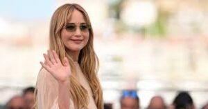 Jennifer Lawrence bouleverse la Croisette dans « Die My Love » de Lynne Ramsay