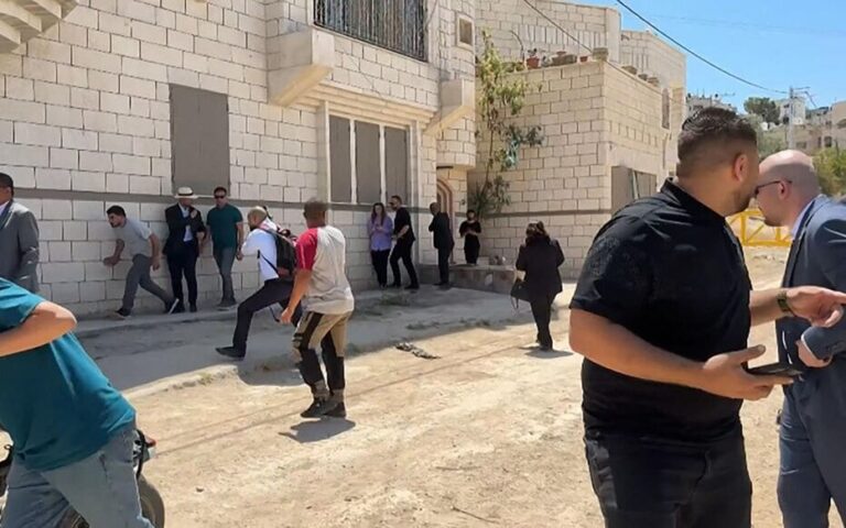 Tirs de semonce israéliens près de diplomates européens en Cisjordanie : vives réactions internationales