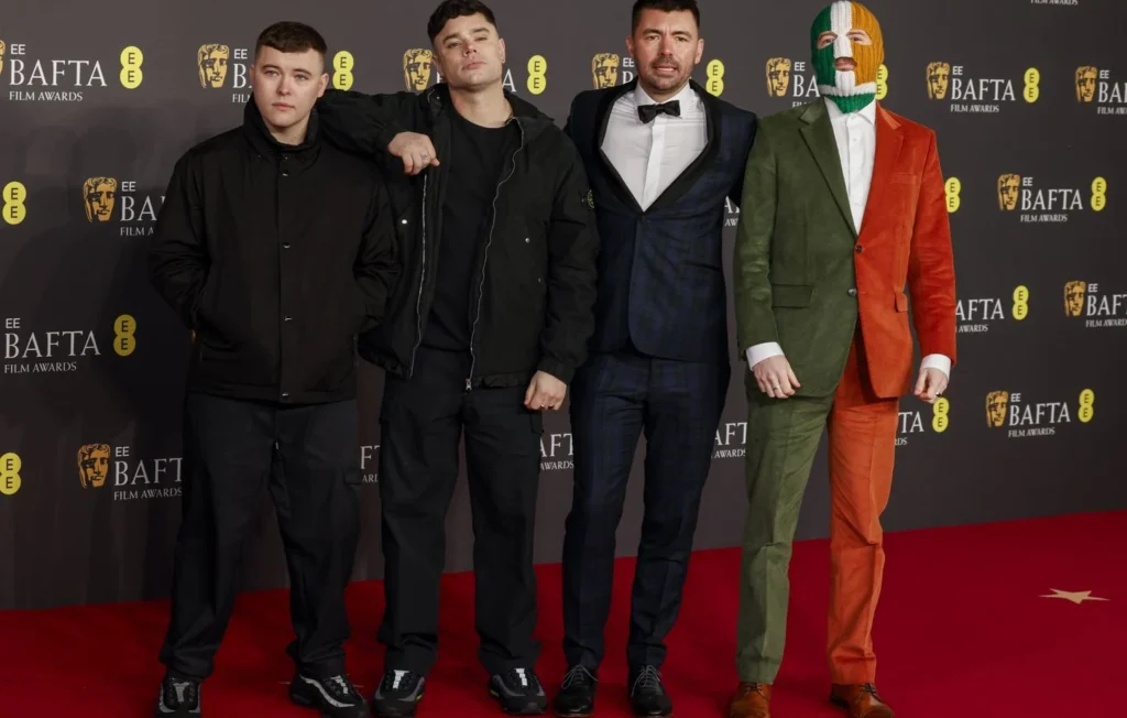 Un rappeur du groupe irlandais Kneecap inculpé de terrorisme pour avoir brandi un drapeau du Hezbollah