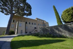 Le pape Léon XIV visite la résidence d’été papale transformée en musée par François