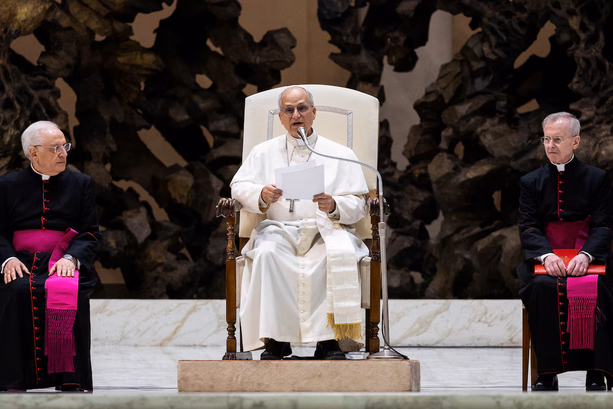 Le pape Léon XIV s'engage pour la paix mondiale et propose le Vatican comme médiateur