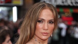 Jennifer Lopez visée par une plainte pour avoir publié des photos d’elle-même