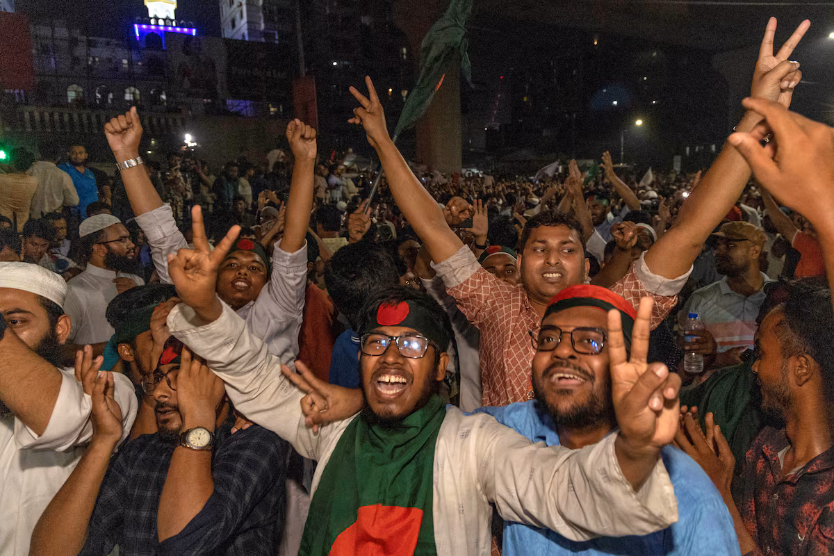 Le Bangladesh interdit le parti de l’ex-Première ministre Hasina après des manifestations massives