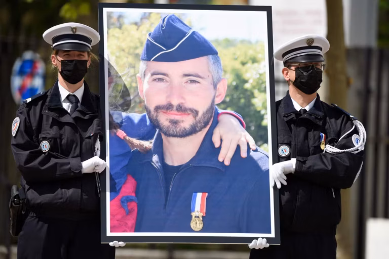 Meurtre du policier Éric Masson : le logeur du meurtrier en cavale