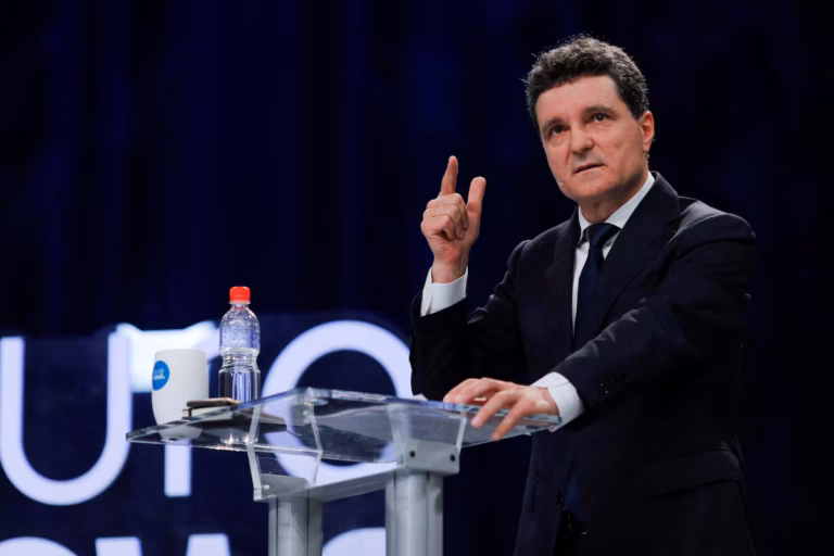 Roumanie : le centriste Nicușor Dan au coude-à-coude avec l’extrême droite à l’approche du second tour