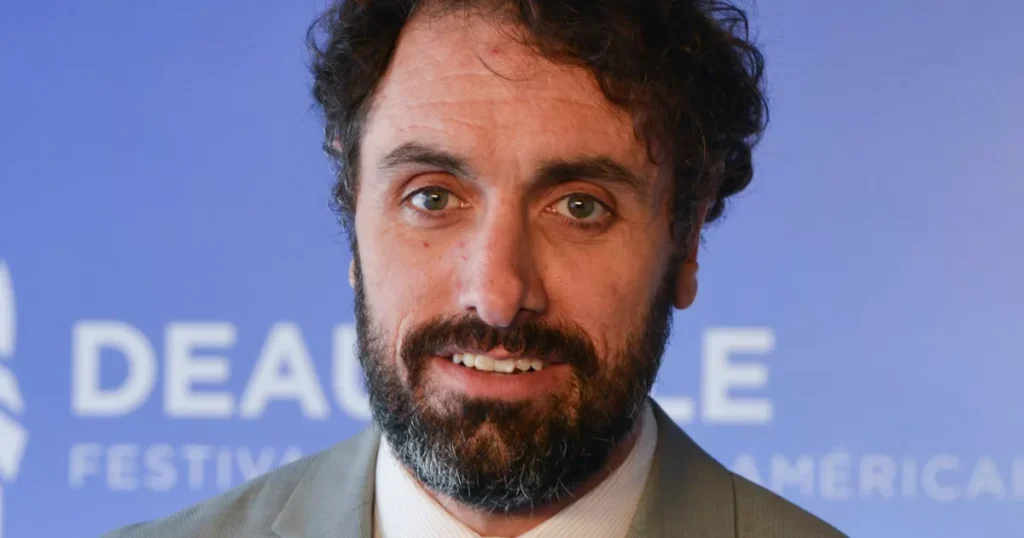 Présenté à Cannes Première, le nouveau film de Michael Angelo Covino dissèque avec une légèreté mordante les limites et contradictions des relations amoureuses contemporaines.