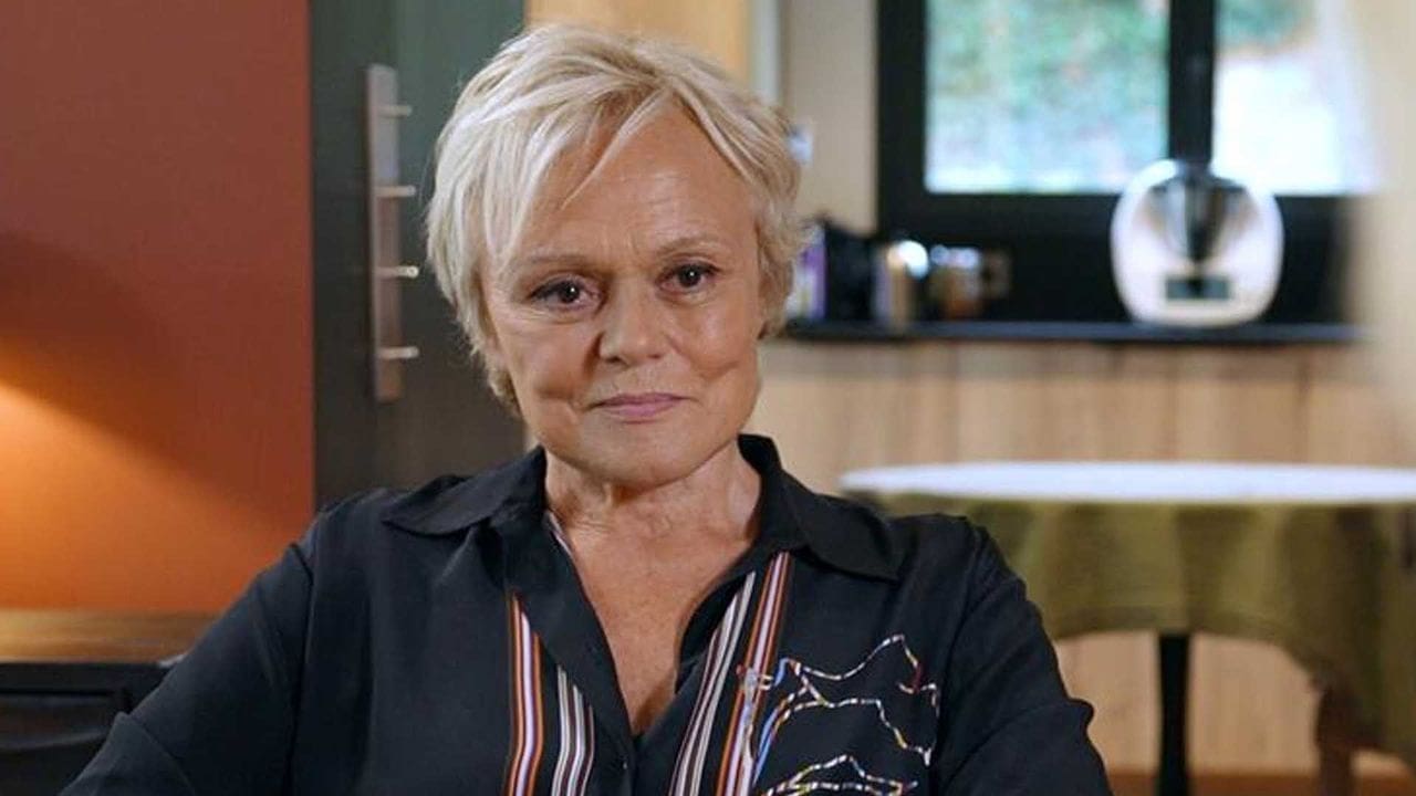 - Muriel Robin témoigne avec force sur les blessures de son enfance et son combat contre l’alcoolisme