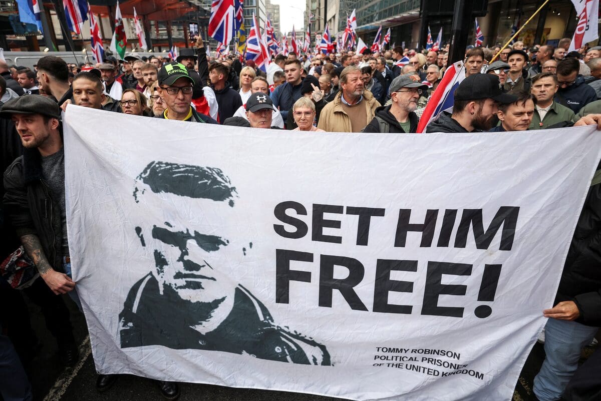 Le militant d’extrême droite Tommy Robinson sera libéré de prison la semaine prochaine après réduction de peine