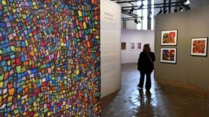 À Reims, l’art lumineux de Rodrigo Salgado éclaire l’héritage de son père Sebastião Salgado