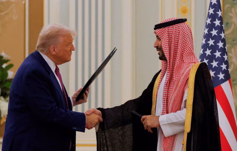Accord historique : les États-Unis vendent 142 milliards de dollars d’armes à l’Arabie saoudite