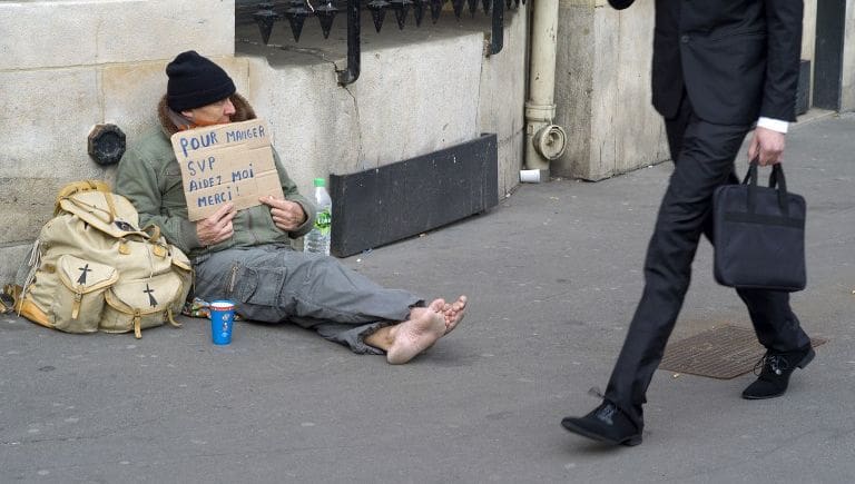 855 morts dans la rue en 2024 : un bilan alarmant du sans-abrisme en France