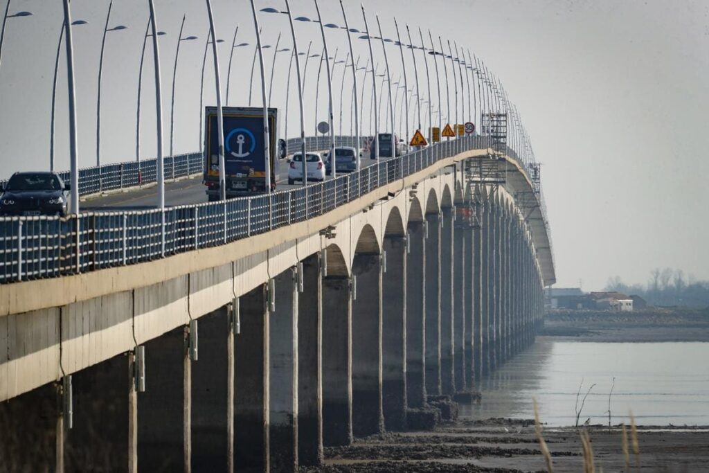 Quand six camions de 30 tonnes défient le pont d’Oléron