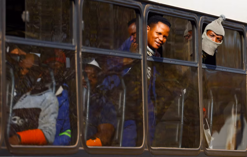 Afrique du Sud : des dizaines de mineurs secourus après un accident dans une mine d’or