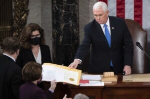 Mike Pence reçoit le prestigieux prix Profile in Courage pour son rôle clé le 6 janvier 2021