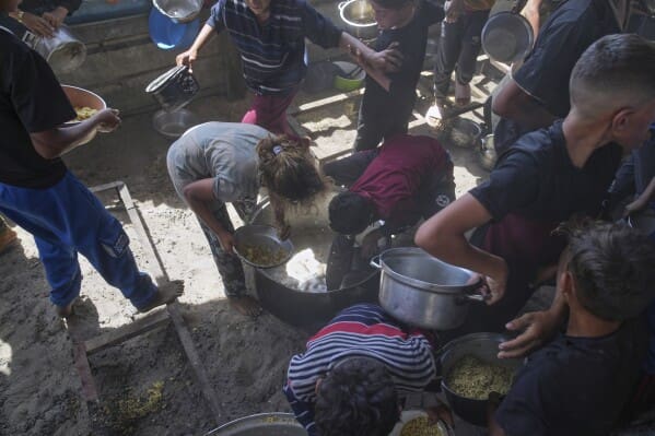Gaza : 23 morts dans des frappes israéliennes alors que la colère monte face au blocage de l’aide humanitaire