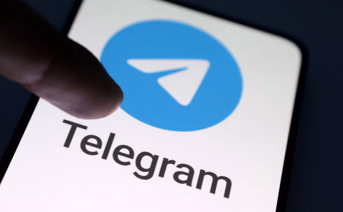 Deux hommes mis en examen après la diffusion d’un “contrat” visant un magistrat sur Telegram