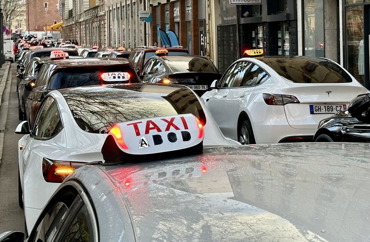Grève nationale des taxis : des perturbations majeures attendues ce lundi dans plusieurs villes