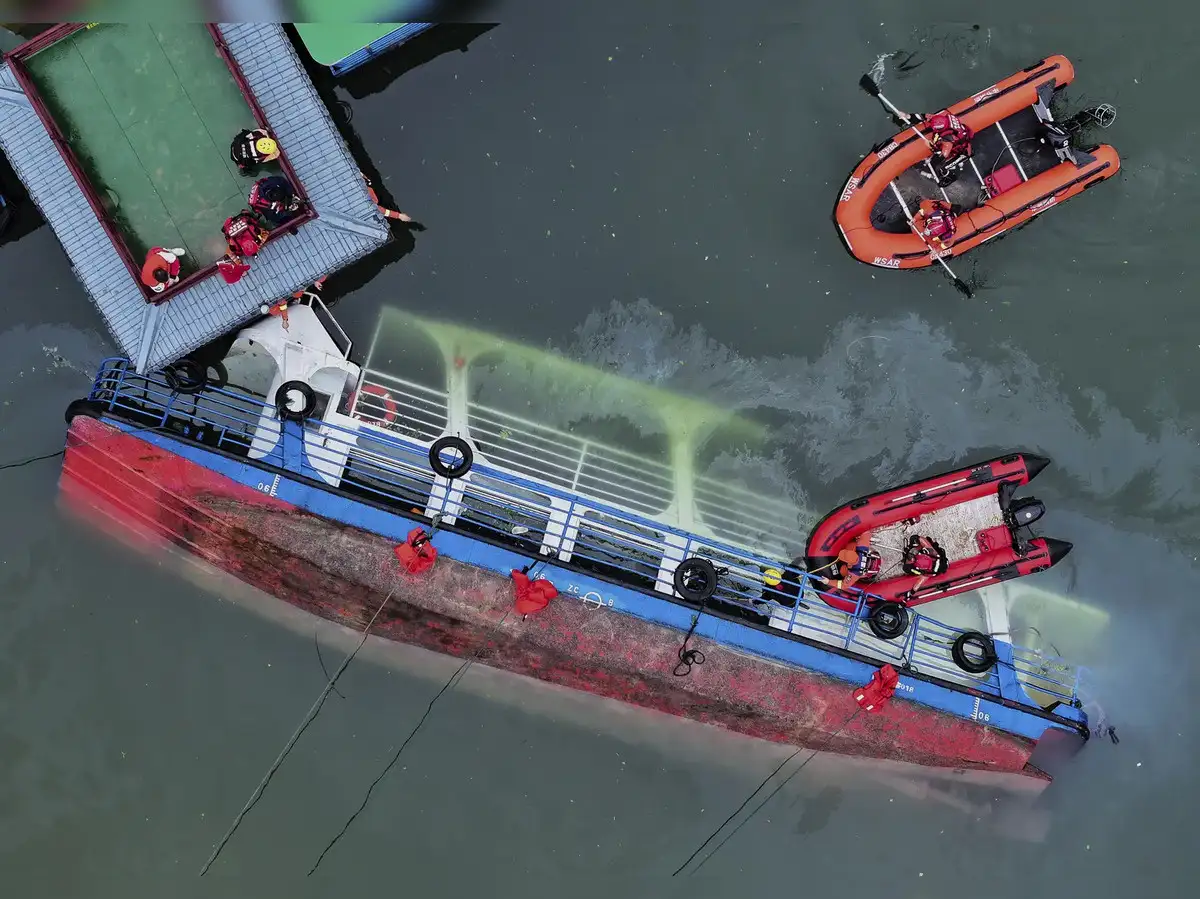 Drame en Chine : neuf morts et un disparu après le chavirement de bateaux touristiques lors d’une tempête soudaine