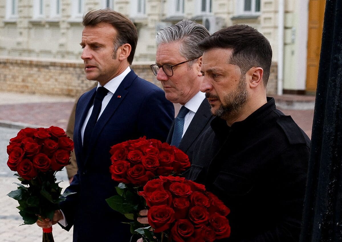 Macron confirme des discussions avec Londres et Kiev sur une présence militaire potentielle en Ukraine