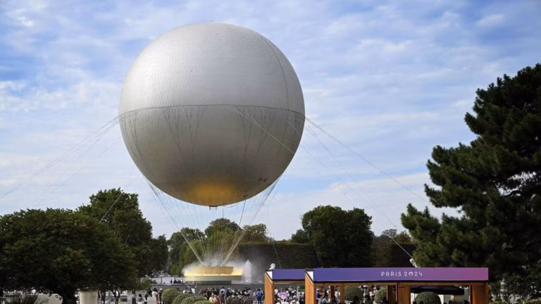 La vasque olympique de retour aux Tuileries : un spectacle quotidien en accès libre