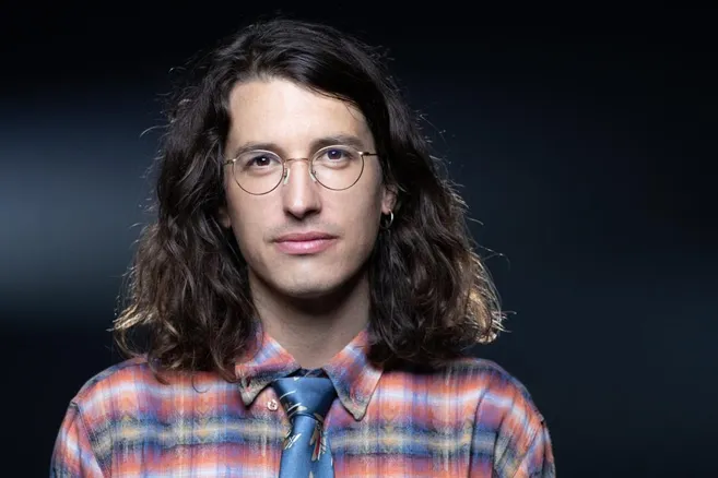 Bastien Vivès devant la justice : un procès inédit autour de la représentation de mineurs dans la BD