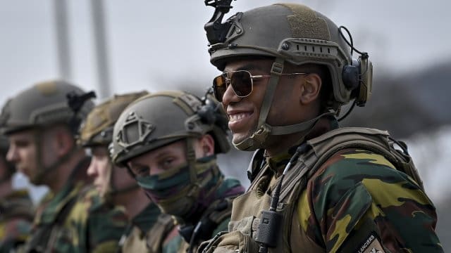 Trois parachutistes belges blessés lors d’un exercice militaire en Écosse