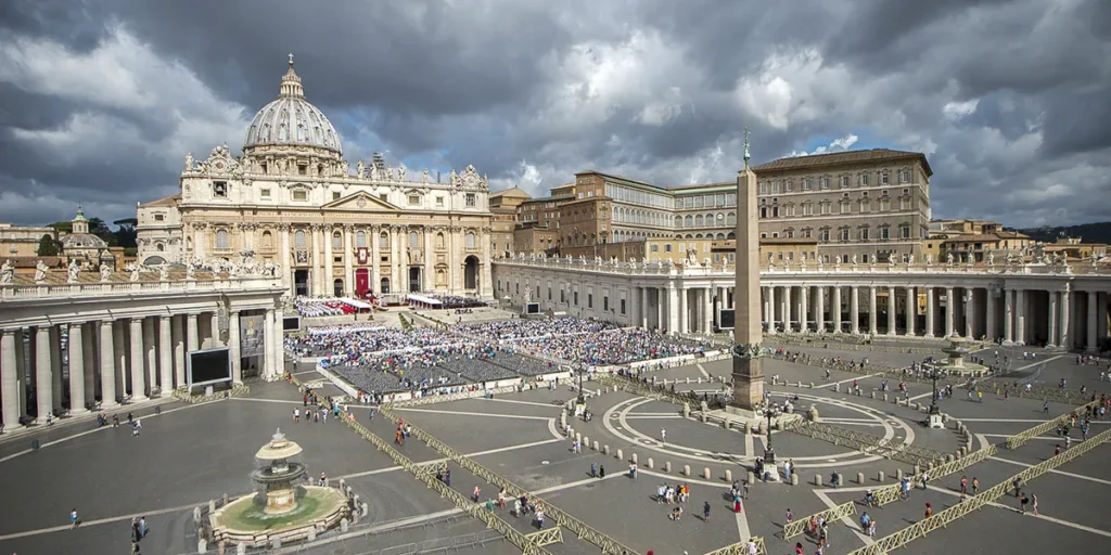 À Rome, les dîners privés et les confidences discrètes dessinent déjà le profil du prochain pape