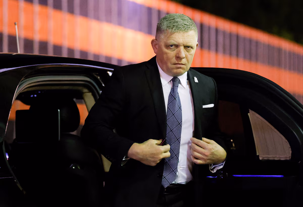 Robert Fico fustige l’UE après sa visite controversée aux commémorations de guerre à Moscou