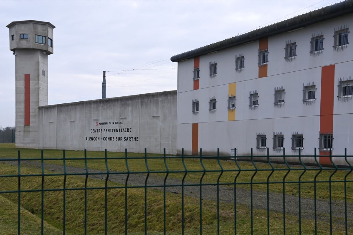 Attentat à Condé-sur-Sarthe : comment un détenu radicalisé a semé la terreur au cœur d’une prison ultra-sécurisée