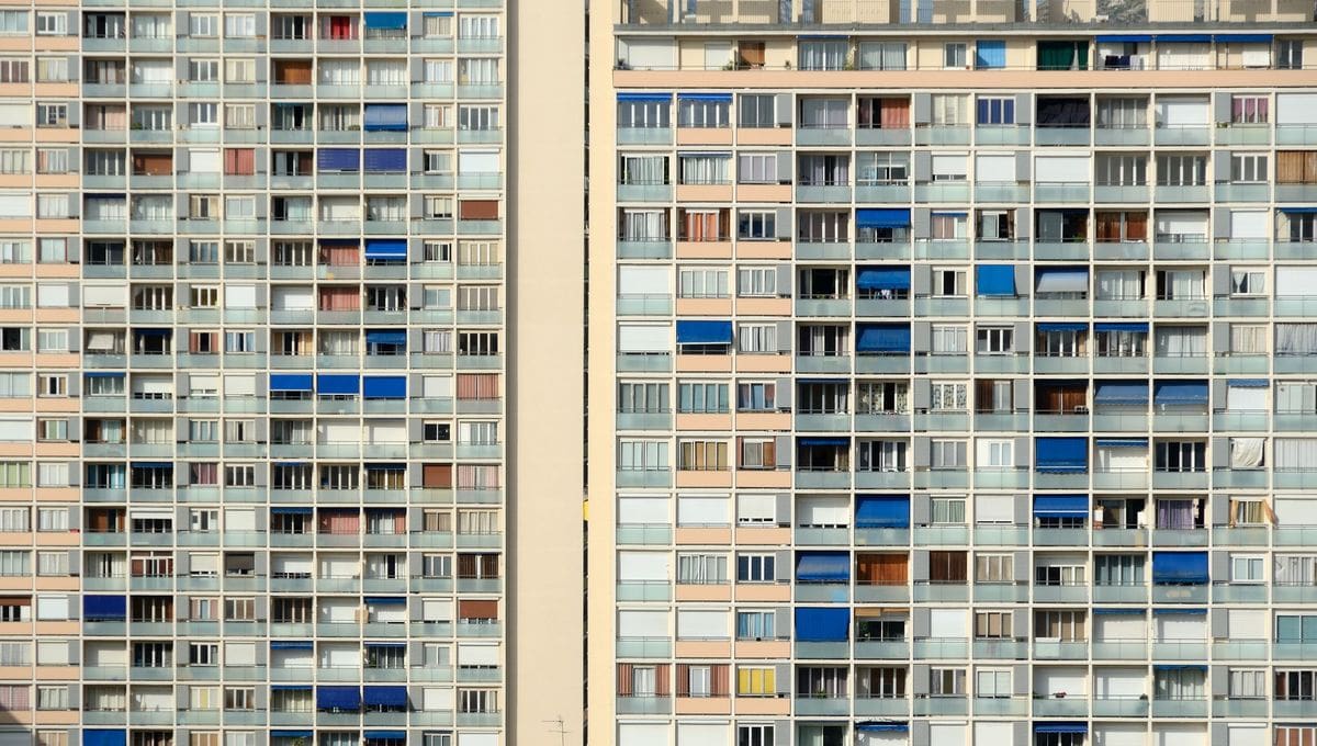 Un million envolé pour les propriétaires : la mairie impose ses HLM