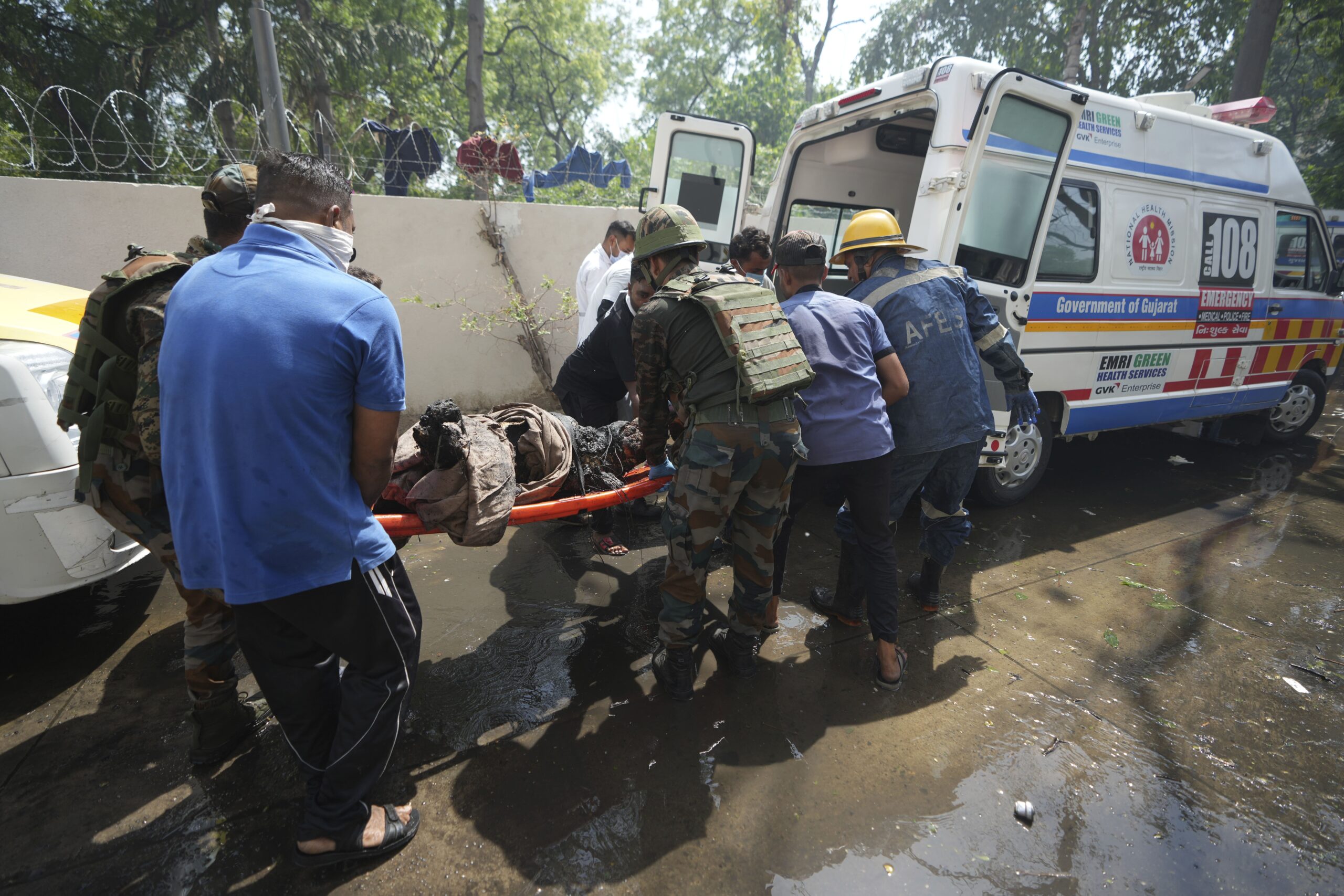 Eds Note: Graphic Content - Rescue Workers At The Site Of An Airplane That Crashed In India'S Northwestern City Of Ahmedabad In Gujarat State, Thursday, June12, 2025. (Ap Photo/Ajit Solanki) Ap Photo/Ajit Solanki