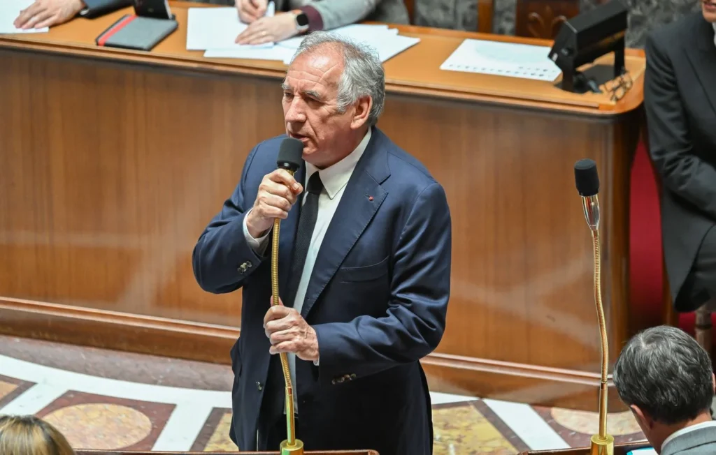 Motion de censure : même chez les macronistes, l’envie de voir Bayrou tomber grandit