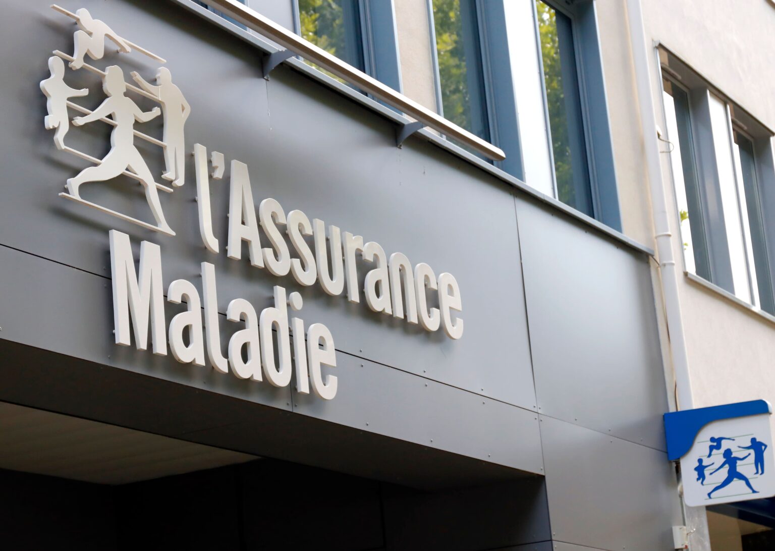 La Sécu dérape : l’Assurance maladie veut serrer la vis sur les ALD et les médicaments