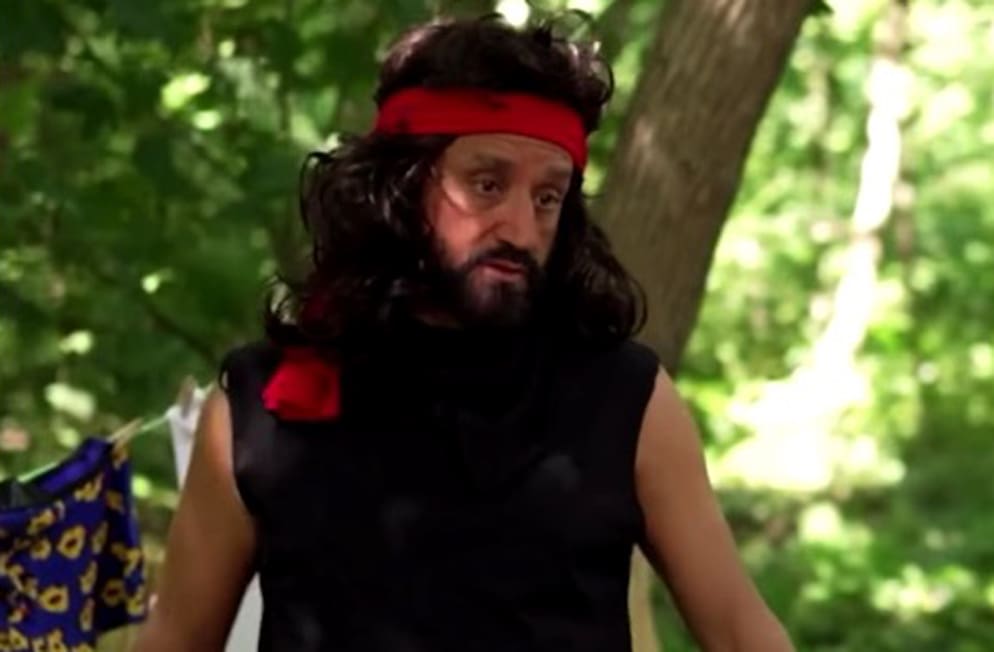 Cyril Hanouna, déguisé en Rambo, dévoile une bande-annonce explosive de sa nouvelle émission 'TOUT BEAU TOUT N9UF' sur W9