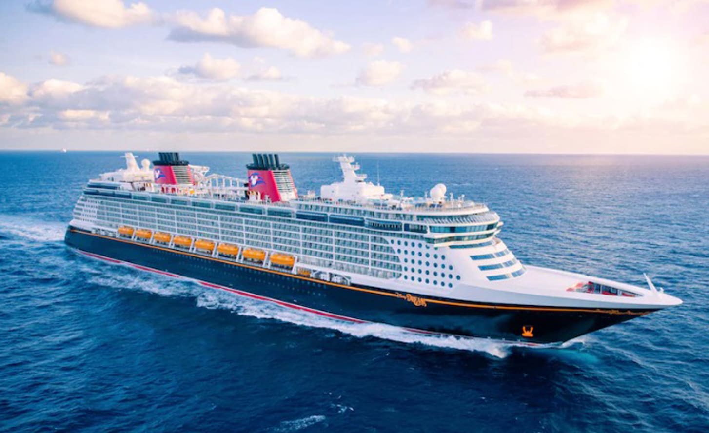 Miracle sur la Croisière Disney: un père et sa fille tombent à la mer, ils sont secourus à temps