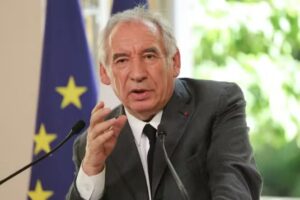 François Bayrou veut instaurer la proportionnelle avant 2026